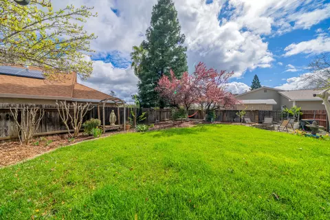Exterior - 819 Cardiff Ct, Redding, CA 96003 photo 13 of 25