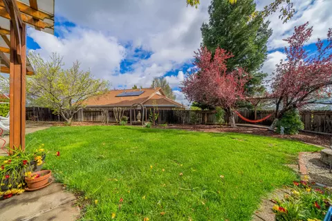 Exterior - 819 Cardiff Ct, Redding, CA 96003 photo 14 of 25