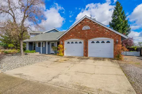 Exterior - 819 Cardiff Ct, Redding, CA 96003 photo 21 of 25