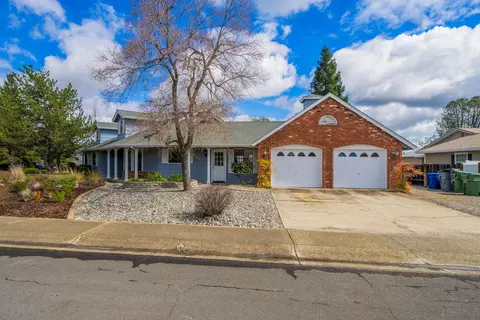 Exterior - 819 Cardiff Ct, Redding, CA 96003 photo 2 of 25