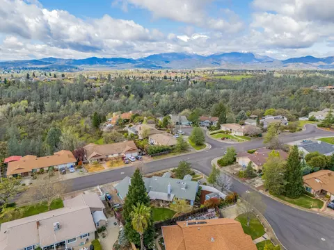 View/Area - 819 Cardiff Ct, Redding, CA 96003 photo 4 of 6