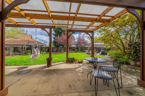 Exterior - 819 Cardiff Ct, Redding, CA 96003 photo 11 of 25