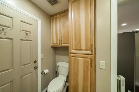 Bath - 6880 Samiret Ln, Shingletown, CA 96088 photo 6 of 7