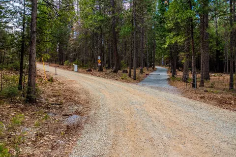 View/Area - 6880 Samiret Ln, Shingletown, CA 96088 photo 6 of 12