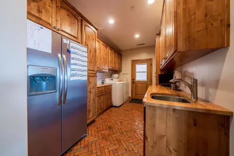 Kitchen - 6880 Samiret Ln, Shingletown, CA 96088 photo 5 of 8