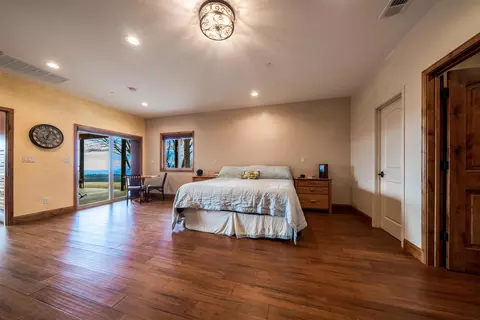 Bedroom - 6880 Samiret Ln, Shingletown, CA 96088 photo 7 of 7