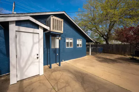 Exterior - 1005 South St, Redding, CA 96001 photo 5 of 8