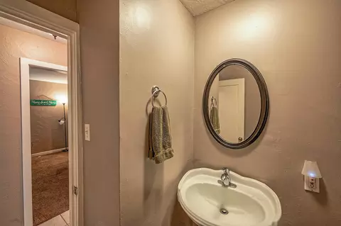 Bath - 1005 South St, Redding, CA 96001 photo 1 of 3