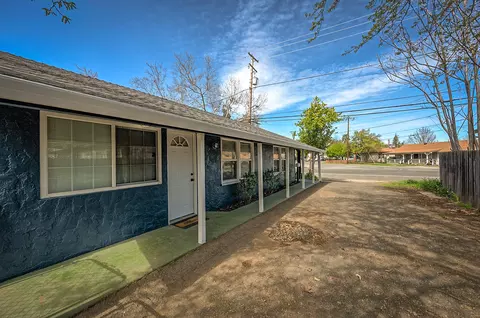 Exterior - 1005 South St, Redding, CA 96001 photo 6 of 8