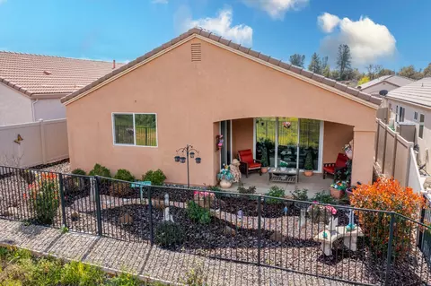 Exterior - 6136 Lucca Trl, Redding, CA 96003 photo 3 of 5