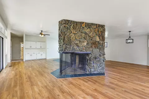 Living - 1585 Robinson Dr, Red Bluff, CA 96080 photo 2 of 5