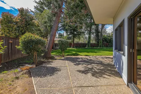 Exterior - 1585 Robinson Dr, Red Bluff, CA 96080 photo 7 of 13