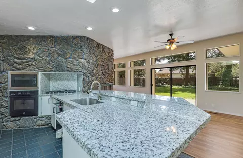 Kitchen - 1585 Robinson Dr, Red Bluff, CA 96080 photo 2 of 4