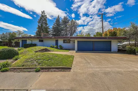 Exterior - 1585 Robinson Dr, Red Bluff, CA 96080 photo 2 of 13