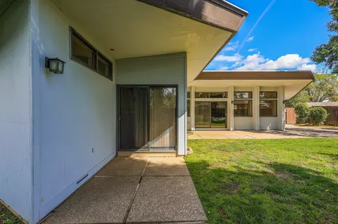Exterior - 1585 Robinson Dr, Red Bluff, CA 96080 photo 11 of 13