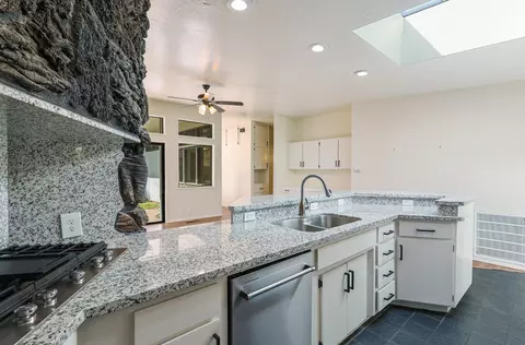 Kitchen - 1585 Robinson Dr, Red Bluff, CA 96080 photo 3 of 4