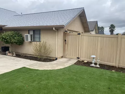 Exterior - 1944 Wineberry Path, Redding, CA 96003 photo 7 of 9