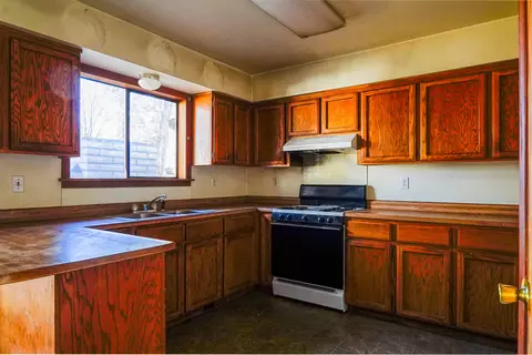 Kitchen - 21675 Oregon St, Burney, CA 96013 photo 4 of 6