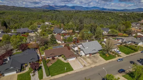 View/Area - 3158 Howard Dr, Redding, CA 96001 photo 6 of 11