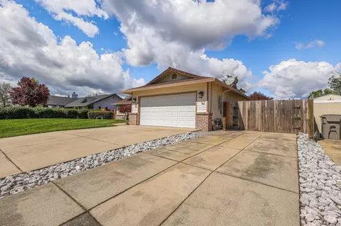 Exterior - 3158 Howard Dr, Redding, CA 96001 photo 2 of 30