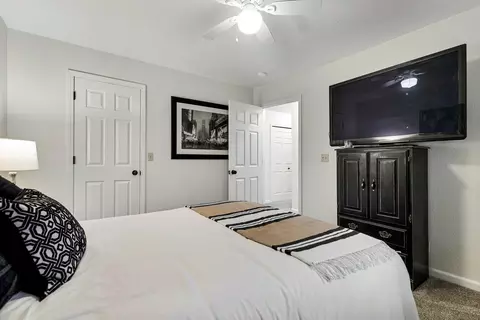 Bedroom - 3158 Howard Dr, Redding, CA 96001 photo 6 of 7
