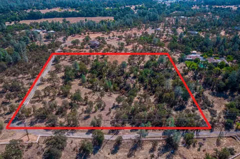 10475 Abernathy Ln, Redding, CA 96003