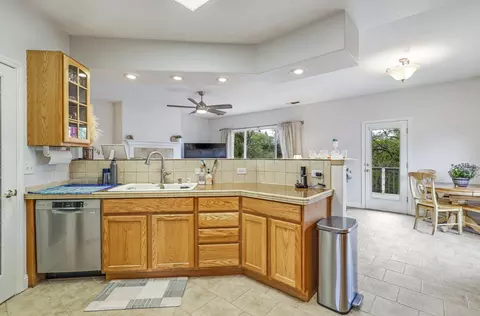 Kitchen - 5846 Diamond Ridge Dr, Redding, CA 96003 photo 2 of 3