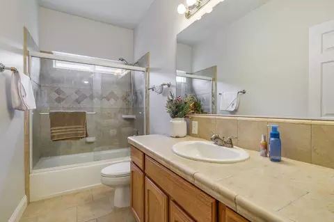 Bath - 5846 Diamond Ridge Dr, Redding, CA 96003 photo 3 of 3