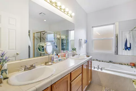 Bath - 5846 Diamond Ridge Dr, Redding, CA 96003 photo 1 of 3