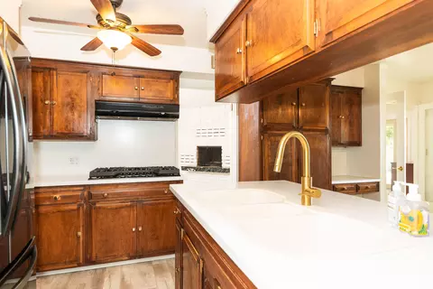 Kitchen - 1525 Robinson Dr, Red Bluff, CA 96080 photo 3 of 5