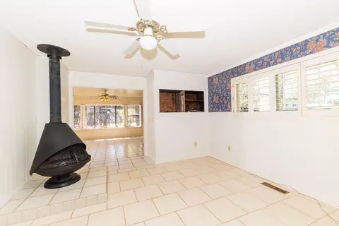 Living - 1525 Robinson Dr, Red Bluff, CA 96080 photo 3 of 5