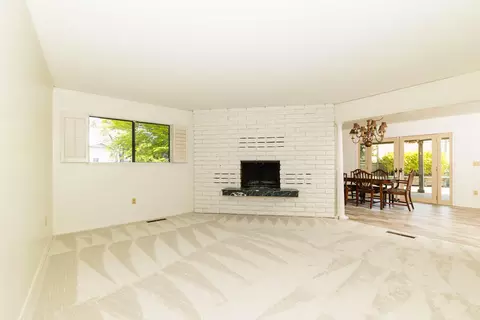 Living - 1525 Robinson Dr, Red Bluff, CA 96080 photo 1 of 5