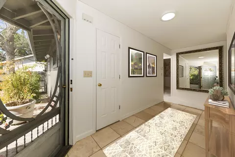 Entry Way - 1525 Robinson Dr, Red Bluff, CA 96080 photo 2 of 3