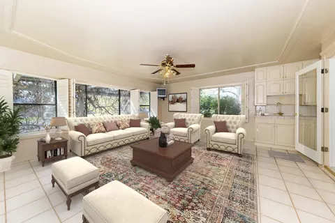Living - 1525 Robinson Dr, Red Bluff, CA 96080 photo 4 of 5