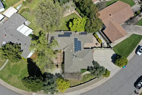 Exterior - 1525 Robinson Dr, Red Bluff, CA 96080 photo 2 of 7