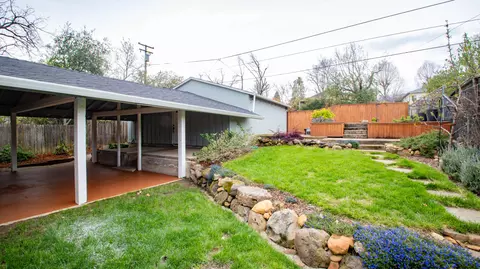 Exterior - 1142 Walnut Ave, Redding, CA 96001 photo 6 of 10
