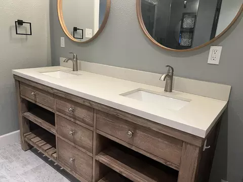 Bath - 1142 Walnut Ave, Redding, CA 96001 photo 6 of 8