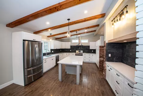 Kitchen - 1142 Walnut Ave, Redding, CA 96001 photo 5 of 9