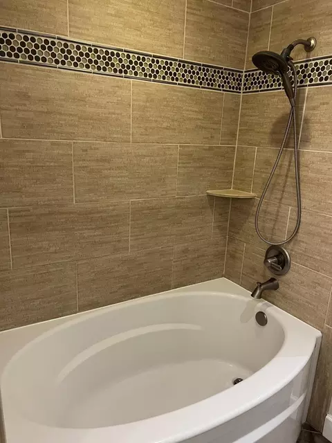Bath - 1142 Walnut Ave, Redding, CA 96001 photo 5 of 8