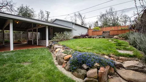 Exterior - 1142 Walnut Ave, Redding, CA 96001 photo 8 of 10