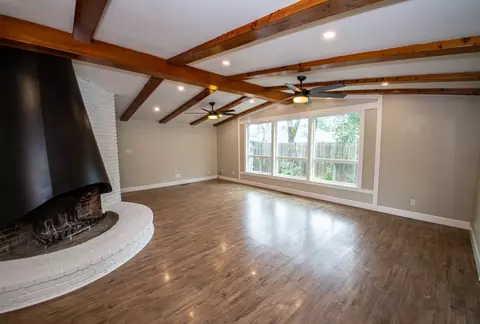 Living - 1142 Walnut Ave, Redding, CA 96001 photo 2 of 3