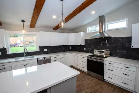 Kitchen - 1142 Walnut Ave, Redding, CA 96001 photo 4 of 9