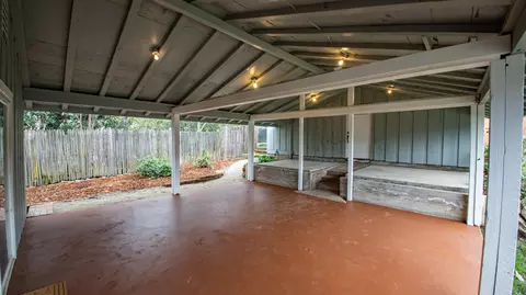 Exterior - 1142 Walnut Ave, Redding, CA 96001 photo 5 of 10