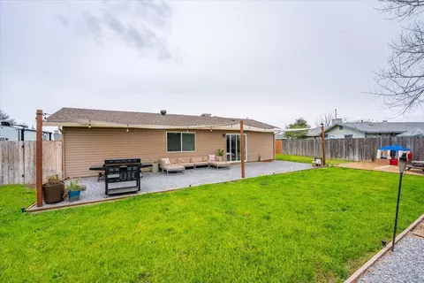 Exterior - 620 Spyglass Dr, Red Bluff, CA 96080 photo 5 of 10
