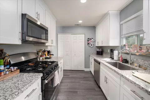 Kitchen - 620 Spyglass Dr, Red Bluff, CA 96080 photo 2 of 2