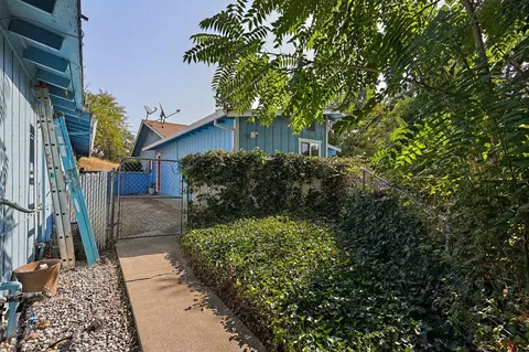 Exterior - 4422 Gover Rd, Anderson, CA 96007 photo 18 of 28