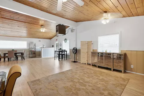 Kitchen - 4422 Gover Rd, Anderson, CA 96007 photo 2 of 8