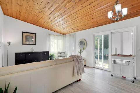 Living - 4422 Gover Rd, Anderson, CA 96007 photo 2 of 4