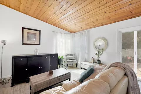 Bedroom - 4422 Gover Rd, Anderson, CA 96007 photo 1 of 3