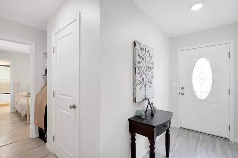 Entry Way - 4422 Gover Rd, Anderson, CA 96007 photo 2 of 2
